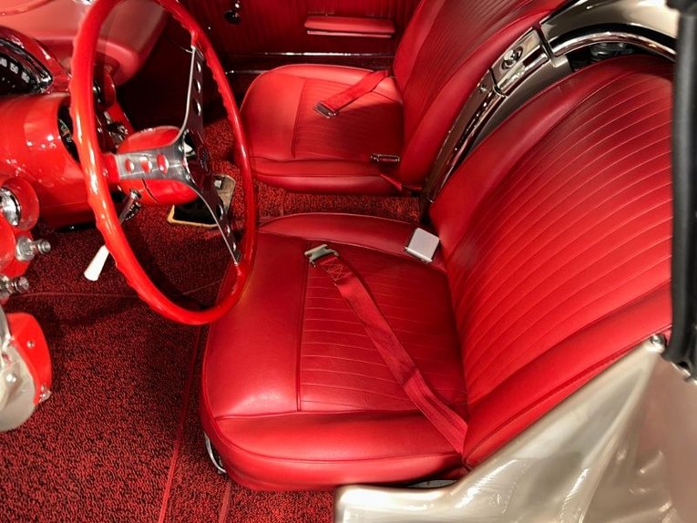 Chevrolet-Corvette-1962-Fawn-Beige-Red-25