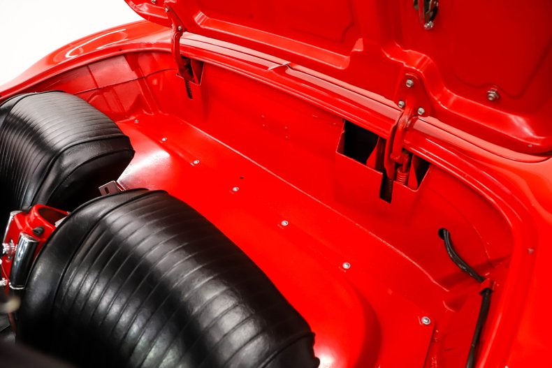 Chevrolet-Corvette-1962-Roman-Red-Black-11