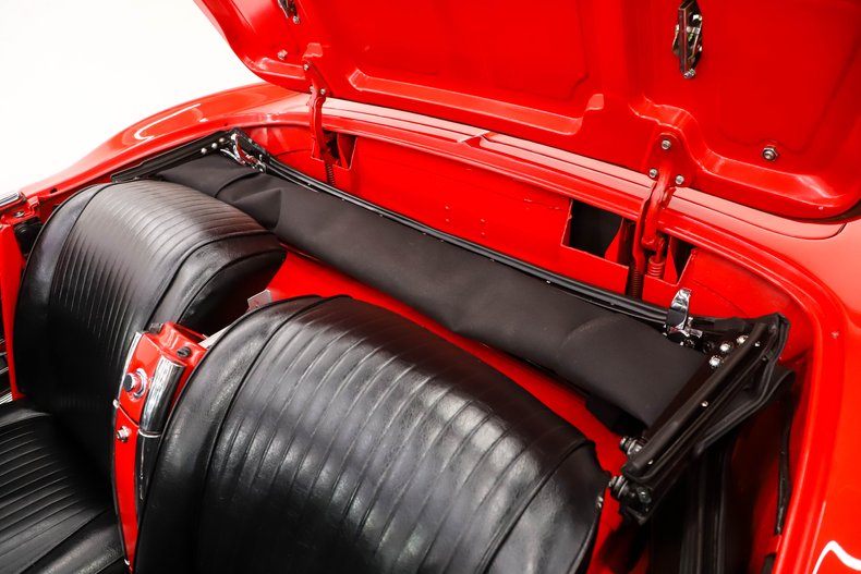 Chevrolet-Corvette-1962-Roman-Red-Black-12