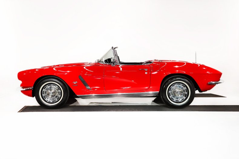 Chevrolet-Corvette-1962-Roman-Red-Black-14