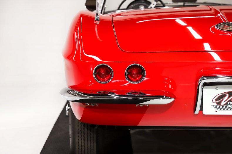 Chevrolet-Corvette-1962-Roman-Red-Black-15