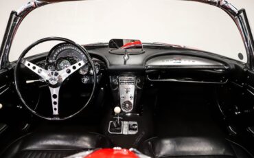 Chevrolet-Corvette-1962-Roman-Red-Black-35