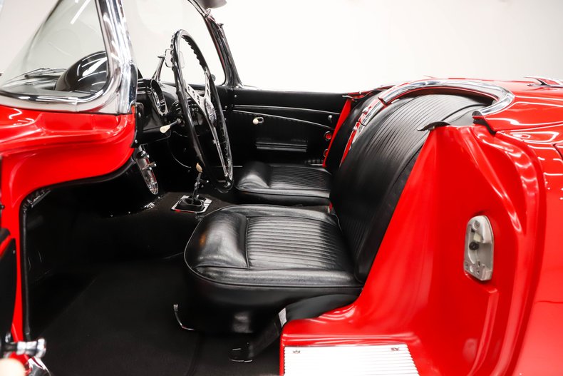 Chevrolet-Corvette-1962-Roman-Red-Black-39