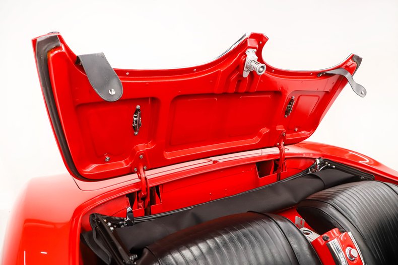 Chevrolet-Corvette-1962-Roman-Red-Black-45
