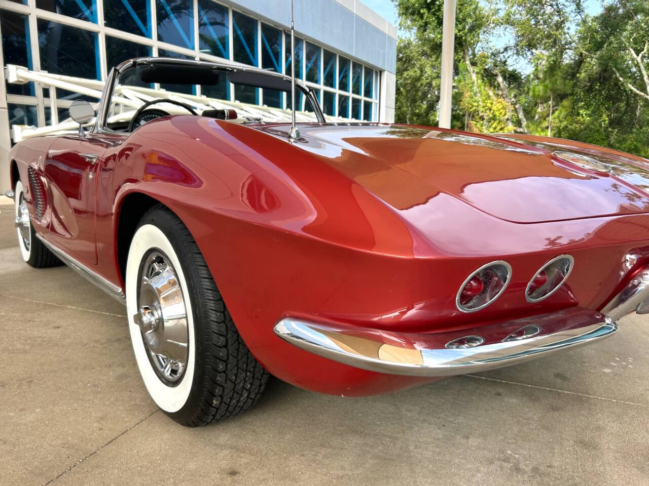 Chevrolet-Corvette-1962-Sedan-13