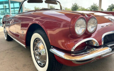 Chevrolet-Corvette-1962-Sedan-17