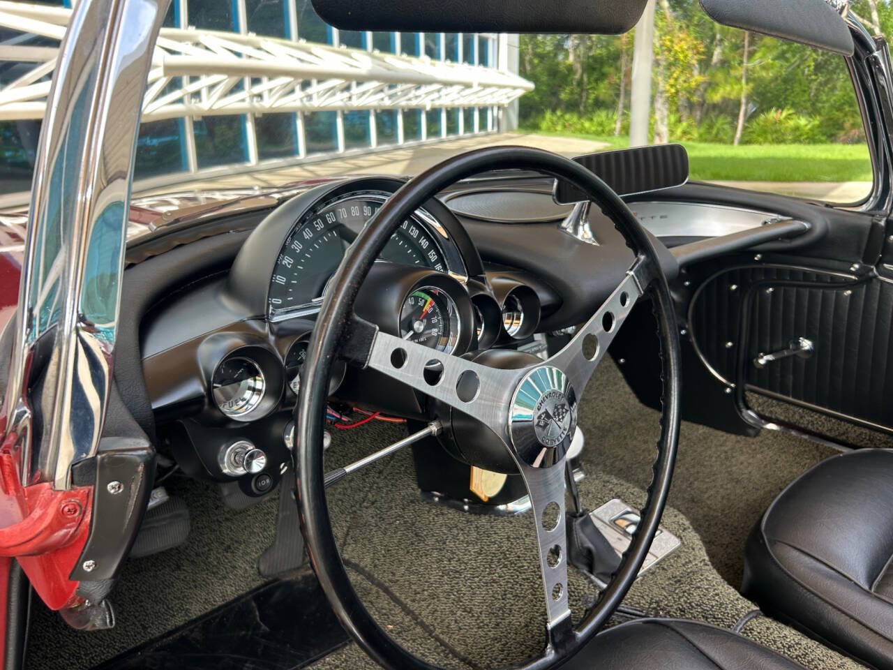 Chevrolet-Corvette-1962-Sedan-27