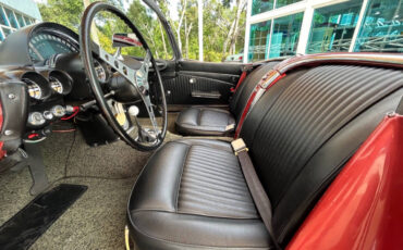 Chevrolet-Corvette-1962-Sedan-28