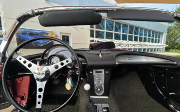 Chevrolet-Corvette-1962-Sedan-30