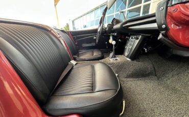 Chevrolet-Corvette-1962-Sedan-32