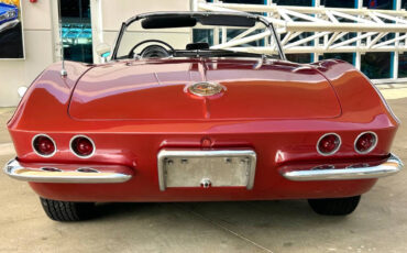 Chevrolet-Corvette-1962-Sedan-5