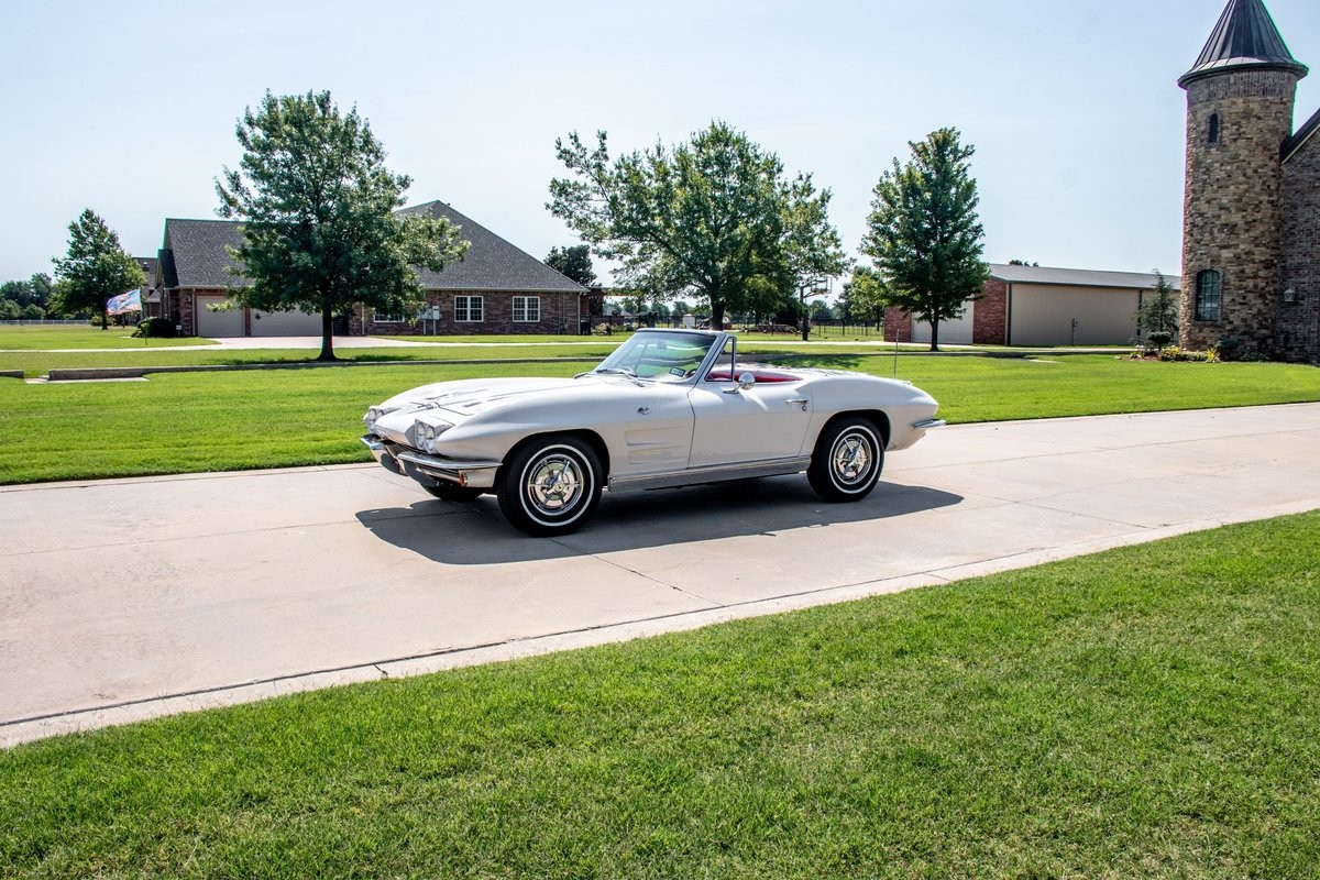 Chevrolet-Corvette-1963-1