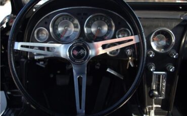 Chevrolet-Corvette-1963-13