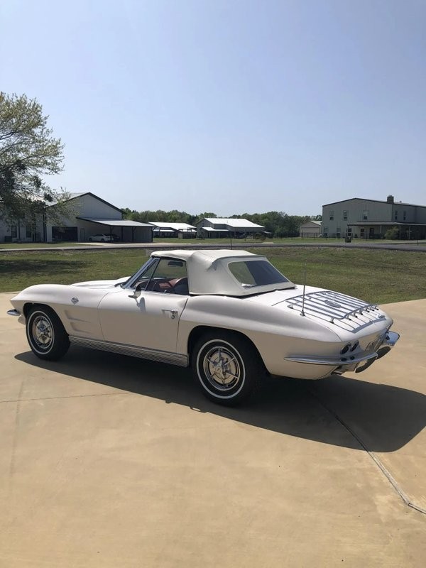 Chevrolet-Corvette-1963-13