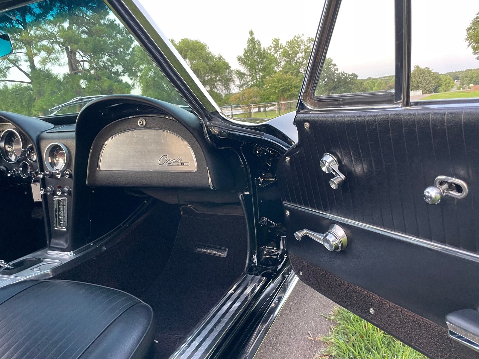 Chevrolet-Corvette-1963-17