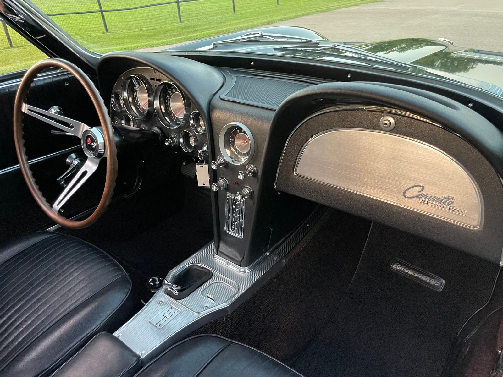 Chevrolet-Corvette-1963-18