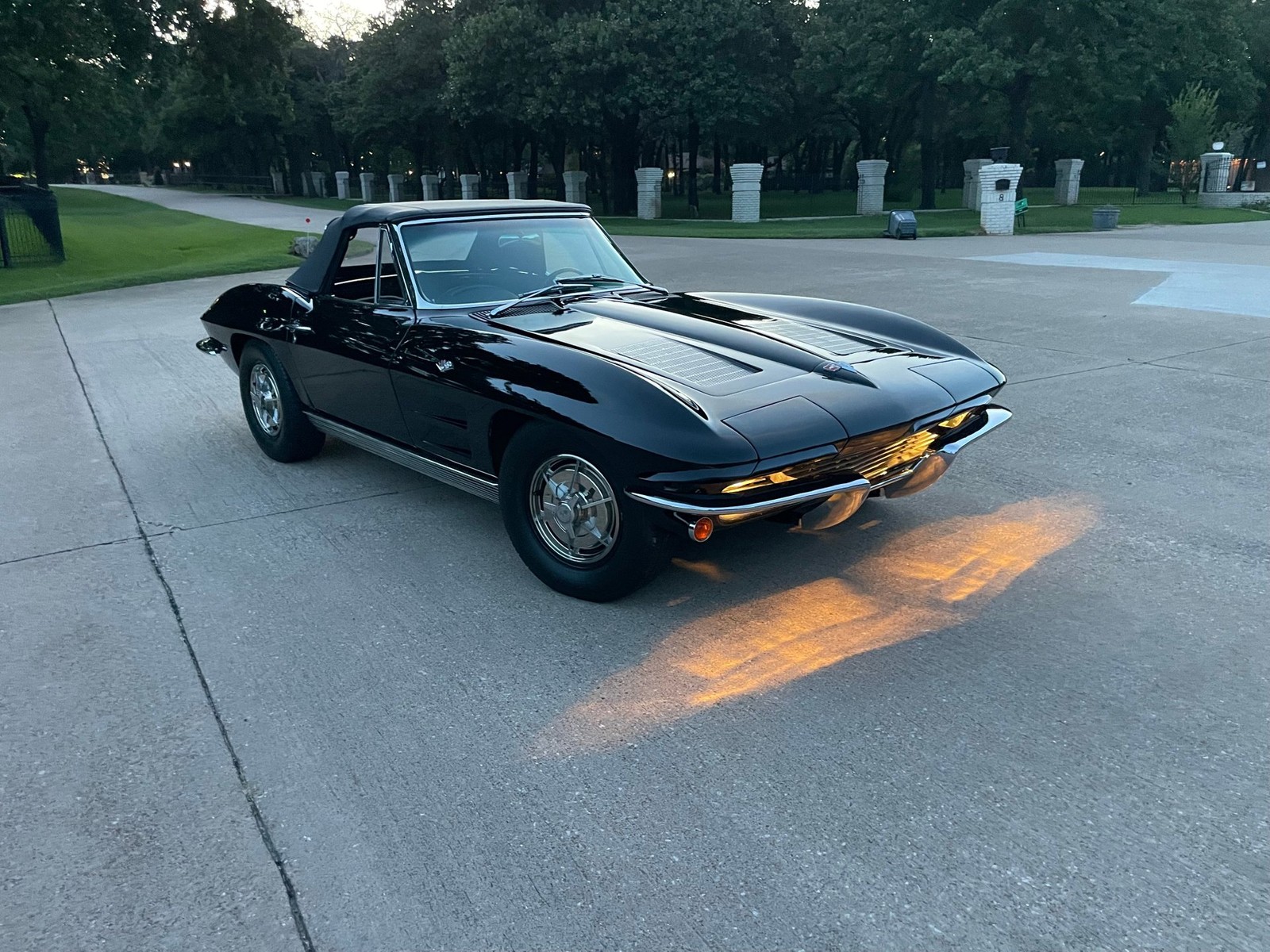 Chevrolet-Corvette-1963-2