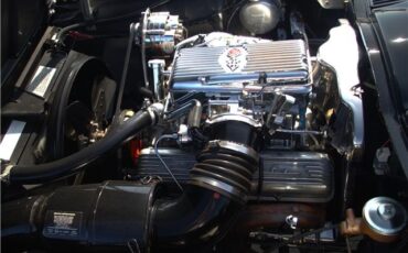 Chevrolet-Corvette-1963-2