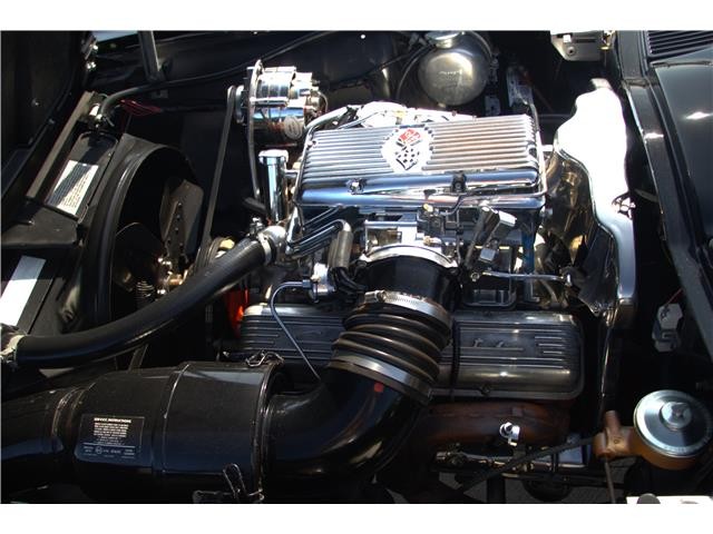 Chevrolet-Corvette-1963-2