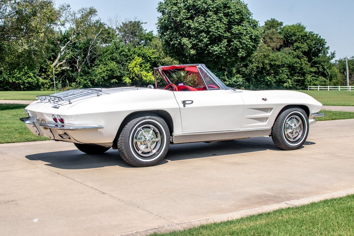 Chevrolet-Corvette-1963-2