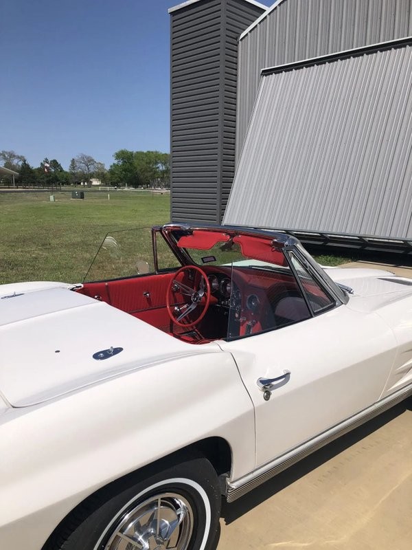 Chevrolet-Corvette-1963-26