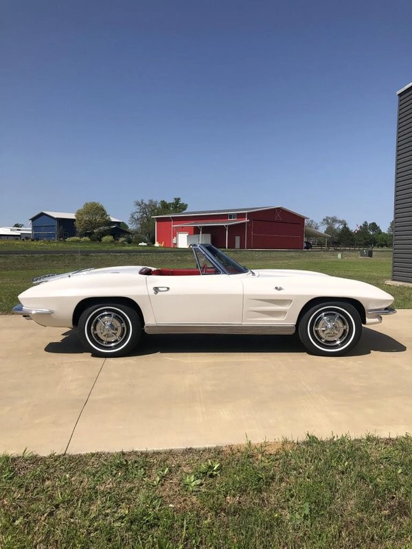 Chevrolet-Corvette-1963-29