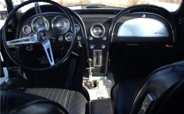 Chevrolet-Corvette-1963-4