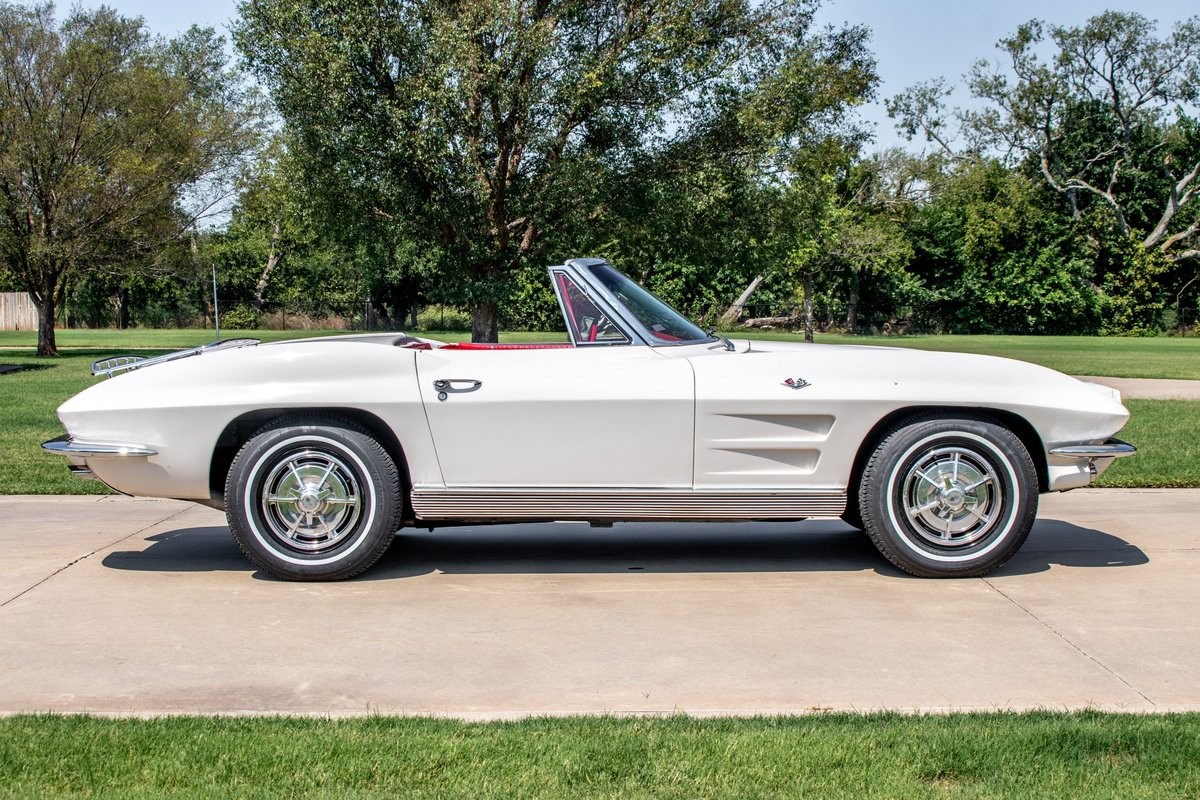 Chevrolet-Corvette-1963-4