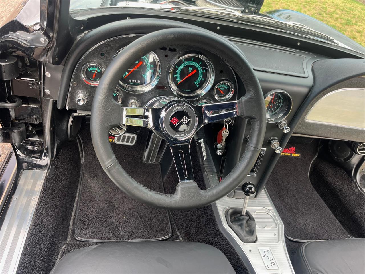 Chevrolet-Corvette-1963-Black-Black-3