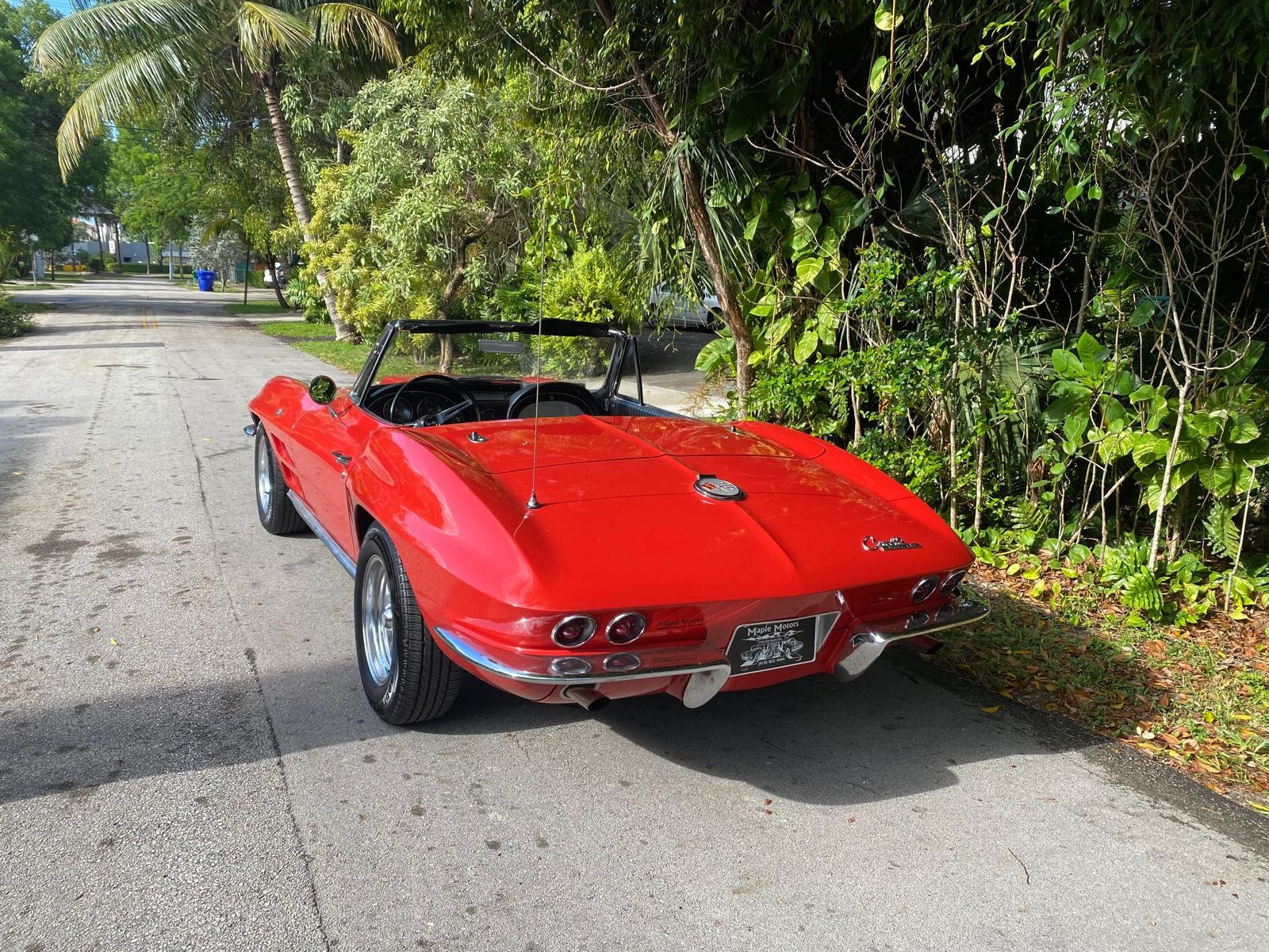 Chevrolet-Corvette-1963-Convertible-10