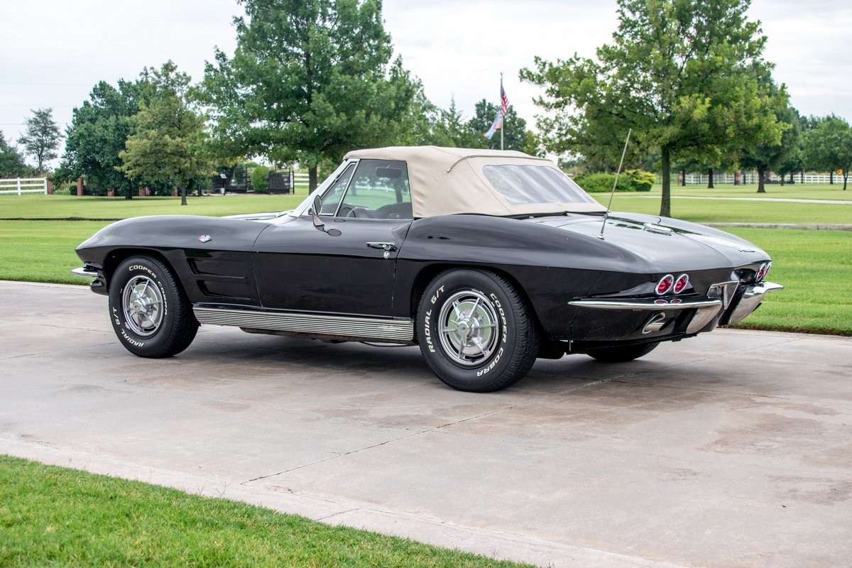 Chevrolet-Corvette-1963-Convertible-12