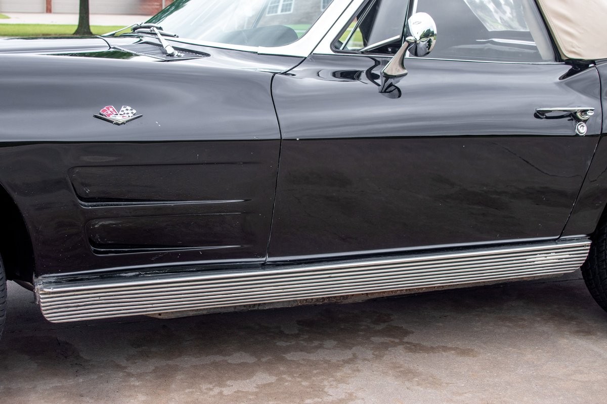 Chevrolet-Corvette-1963-Convertible-21