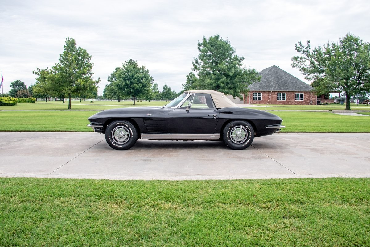 Chevrolet-Corvette-1963-Convertible-24