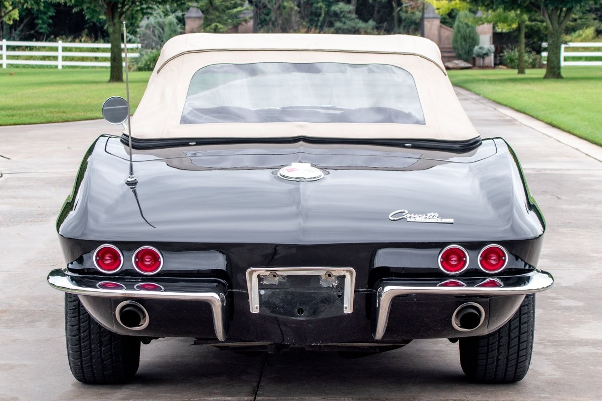 Chevrolet-Corvette-1963-Convertible-26