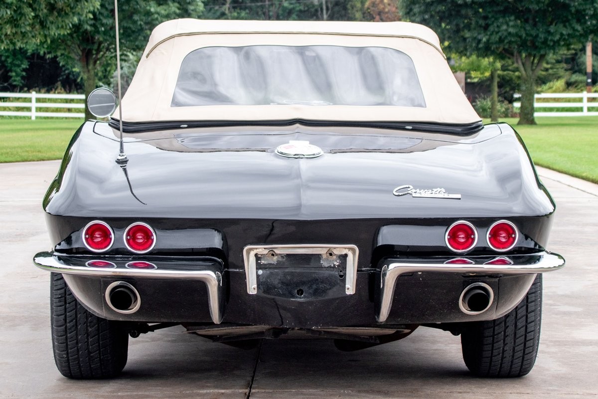 Chevrolet-Corvette-1963-Convertible-27