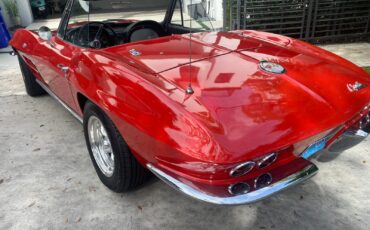 Chevrolet-Corvette-1963-Convertible-3