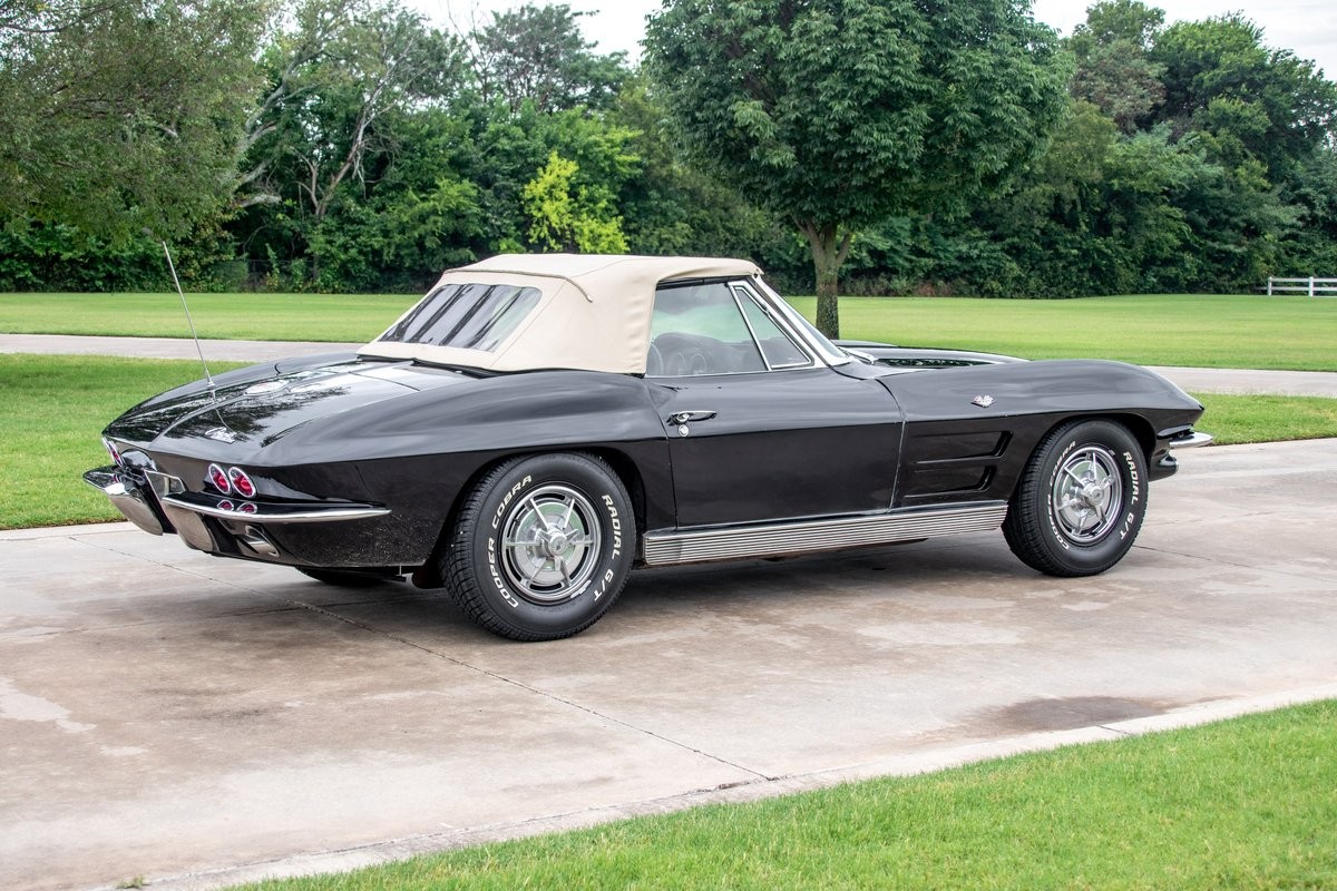 Chevrolet-Corvette-1963-Convertible-31
