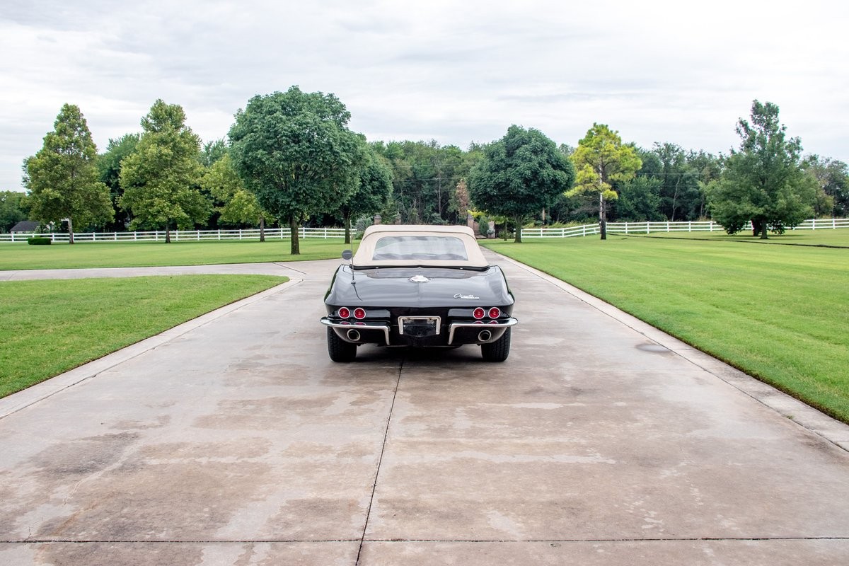 Chevrolet-Corvette-1963-Convertible-32