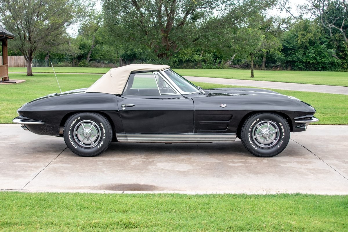Chevrolet-Corvette-1963-Convertible-36