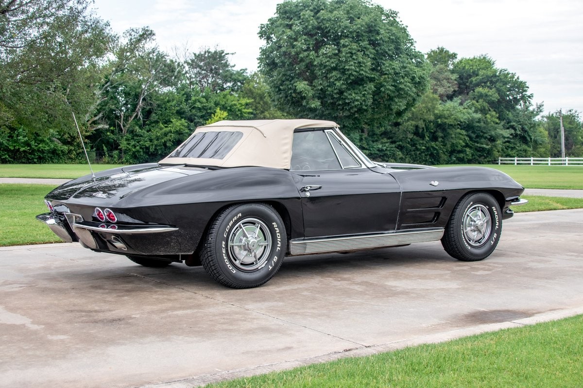 Chevrolet-Corvette-1963-Convertible-38
