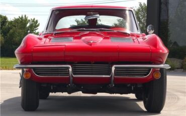 Chevrolet-Corvette-1963-Coupe-1