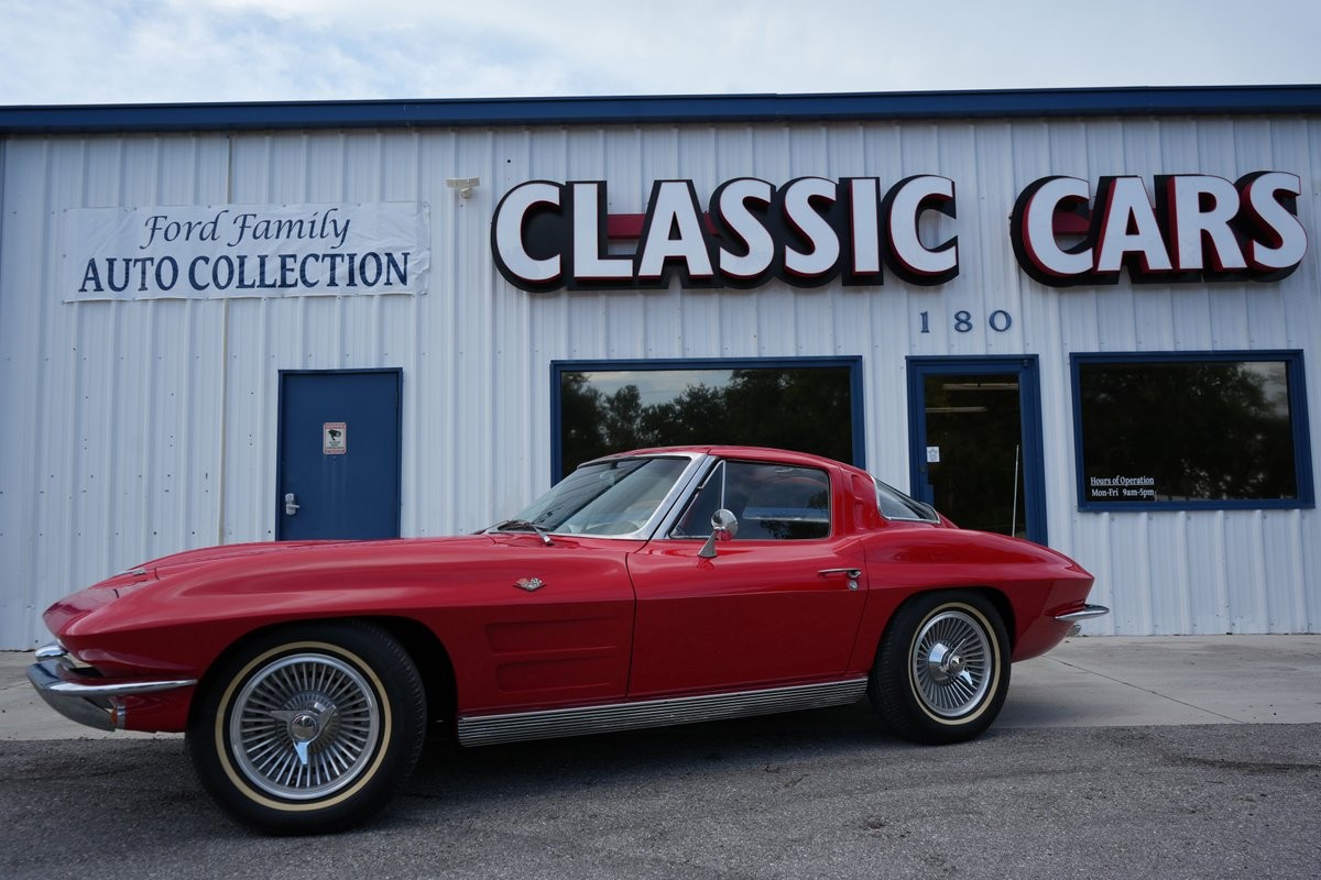 Chevrolet-Corvette-1963-Coupe-1