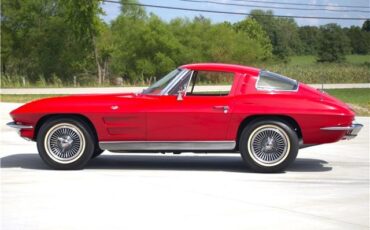Chevrolet-Corvette-1963-Coupe-10