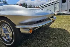 Chevrolet-Corvette-1963-Coupe-10