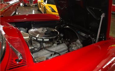 Chevrolet-Corvette-1963-Coupe-13