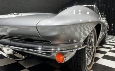 Chevrolet-Corvette-1963-Coupe-13