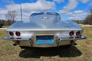 Chevrolet-Corvette-1963-Coupe-14