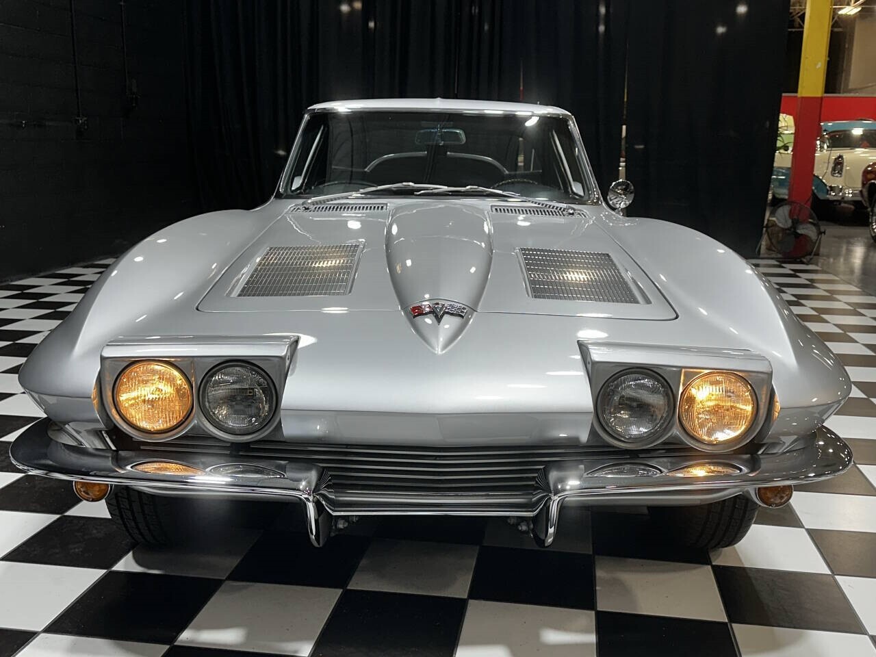 Chevrolet-Corvette-1963-Coupe-15