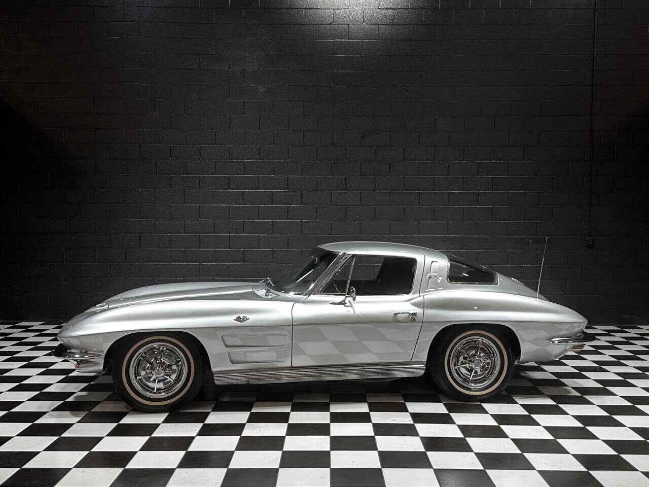 Chevrolet-Corvette-1963-Coupe-17