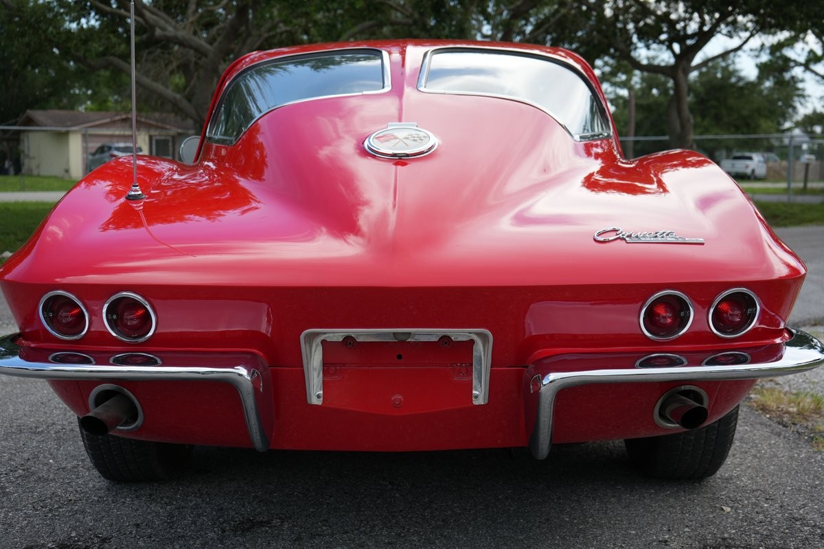Chevrolet-Corvette-1963-Coupe-18